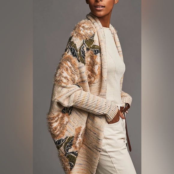 L1. Anthropologie Cream Floral Knit Poncho - Picture 4 of 4